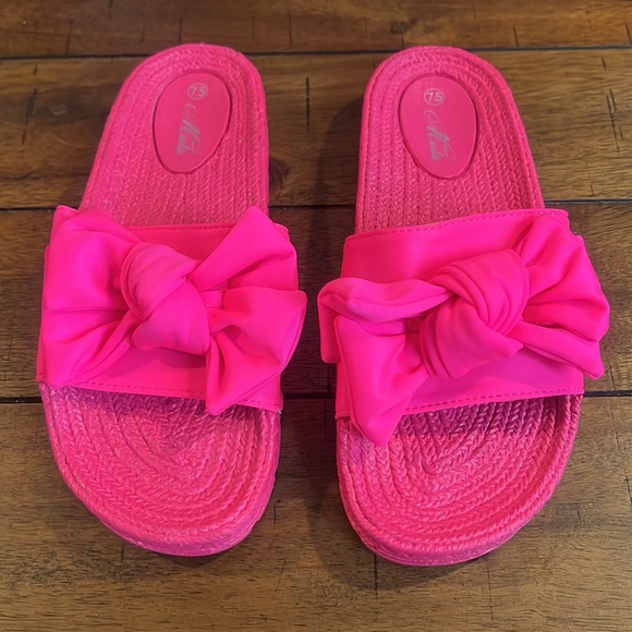 Shoes - New Pink Sandals with Bow Size 7.5
